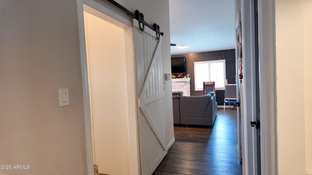 2647 E South Fork Drive, Phoenix, AZ 85048