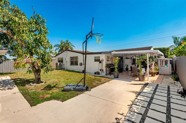 7171 Sheridan Street, Hollywood, FL 33024