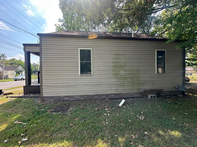 1311 Burnett Street, Paducah, KY 42001