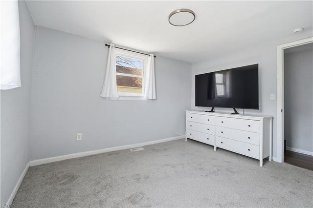 656 43rd ST, Newport News, VA 23607