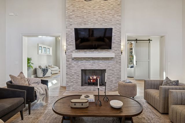 8100 Mountaintop Dr, College Grove, TN 37046