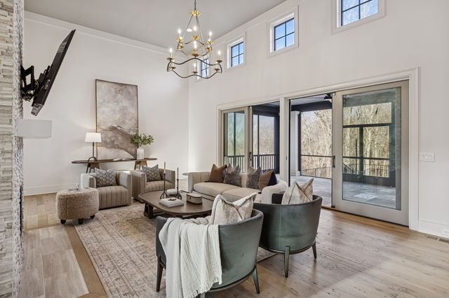 8100 Mountaintop Dr, College Grove, TN 37046