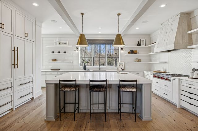 8100 Mountaintop Dr, College Grove, TN 37046