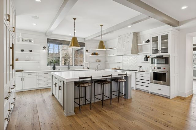 8100 Mountaintop Dr, College Grove, TN 37046