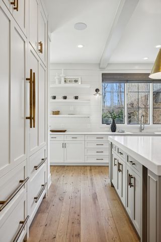 8100 Mountaintop Dr, College Grove, TN 37046