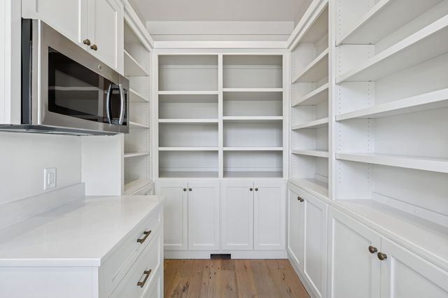 8100 Mountaintop Dr, College Grove, TN 37046