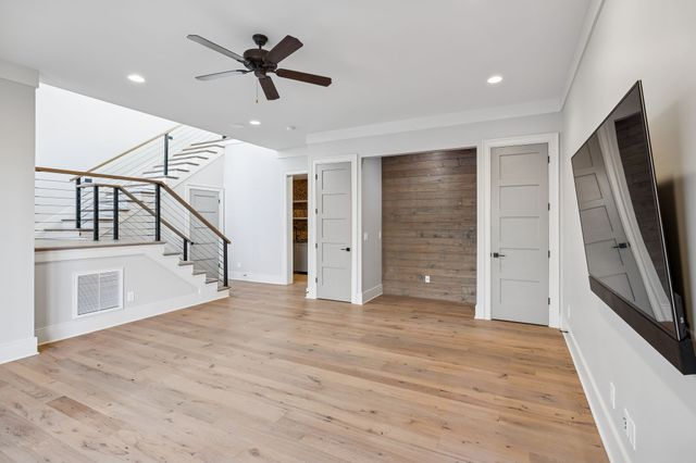 8100 Mountaintop Dr, College Grove, TN 37046