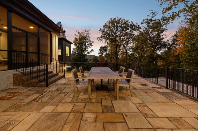 8100 Mountaintop Dr, College Grove, TN 37046