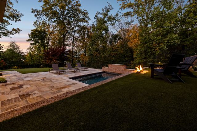 8100 Mountaintop Dr, College Grove, TN 37046