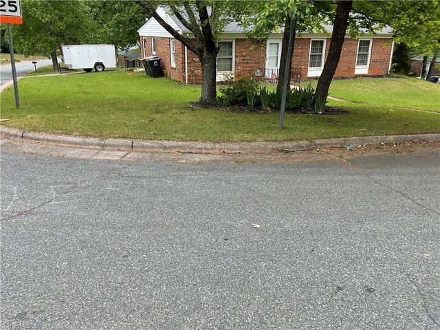 1 Tilley Court, Greensboro, NC 27402