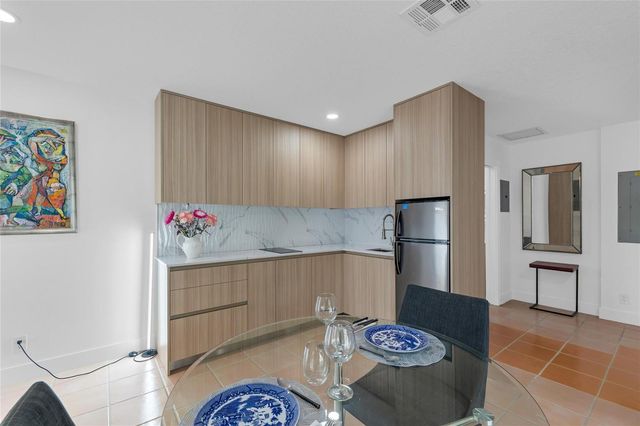 307 N Highland Drive, Hollywood, FL 33021