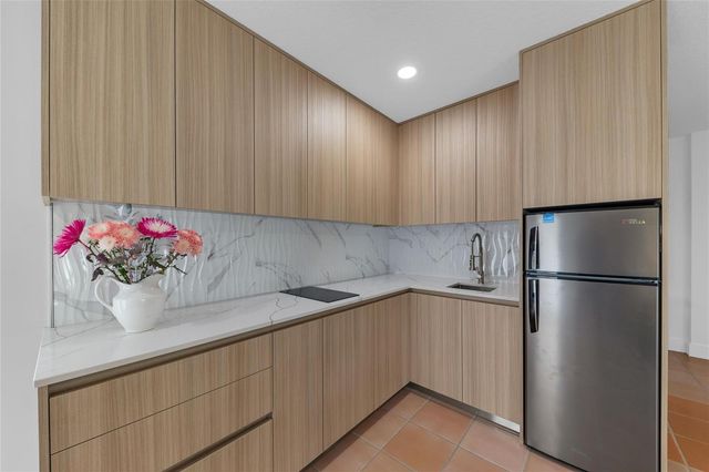 307 N Highland Drive, Hollywood, FL 33021