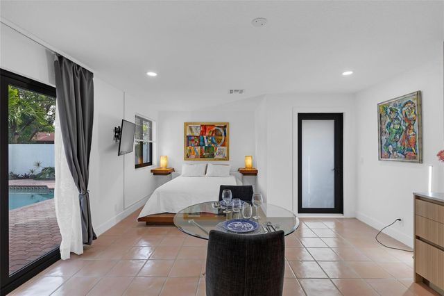 307 N Highland Drive, Hollywood, FL 33021