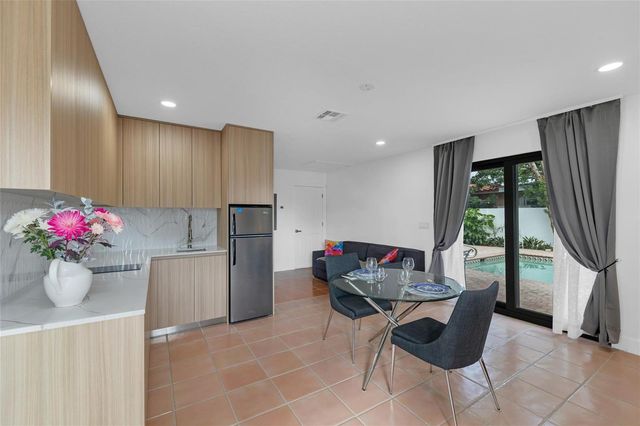 307 N Highland Drive, Hollywood, FL 33021