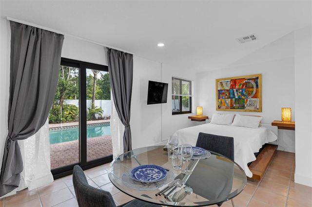 307 N Highland Drive, Hollywood, FL 33021