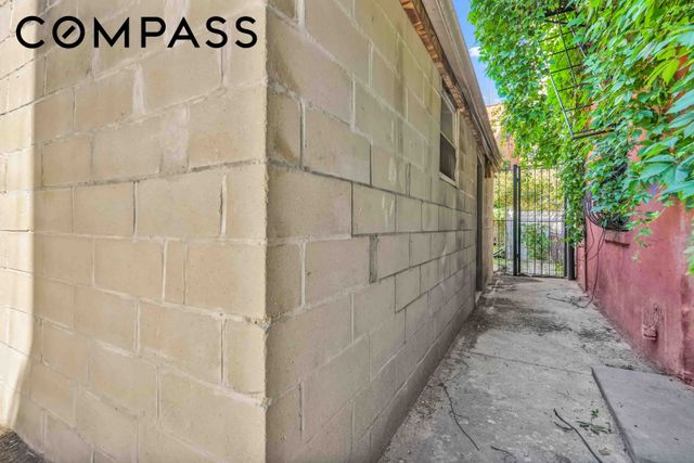 184 Stuyvesant Avenue D2, New York City, NY 11221