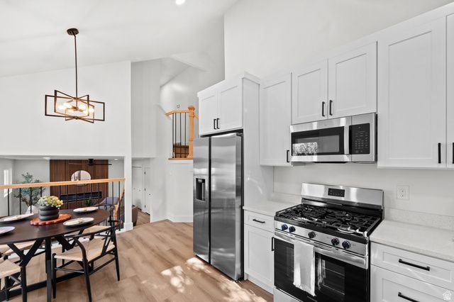 5438 S BRANDONWOOD DR, Murray, UT 84123