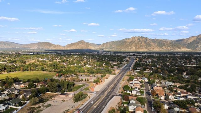 5438 S BRANDONWOOD DR, Murray, UT 84123