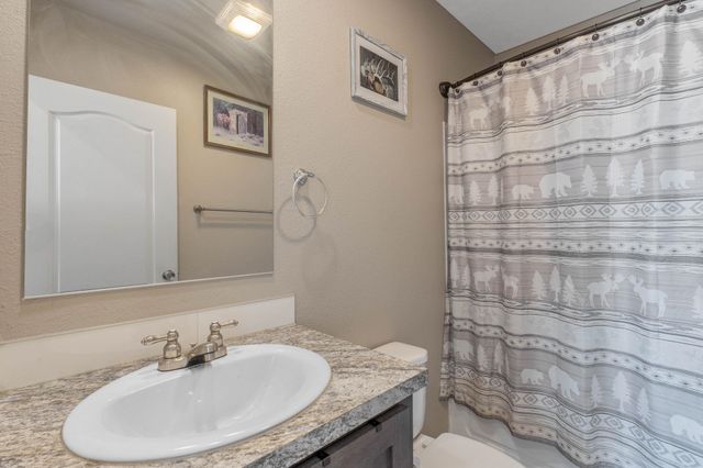 1002 S Dover Rd, Medical Lake, WA 99022