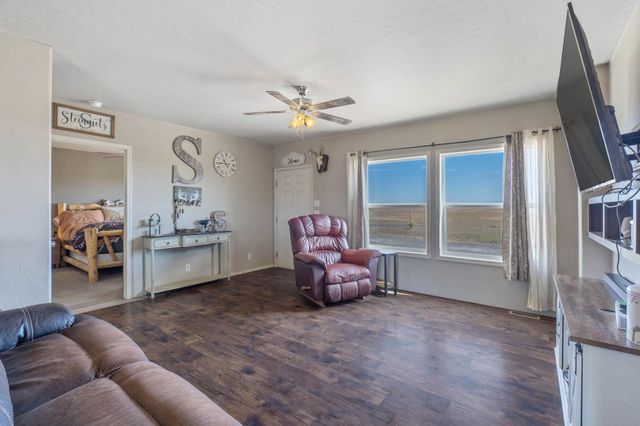 1002 S Dover Rd, Medical Lake, WA 99022