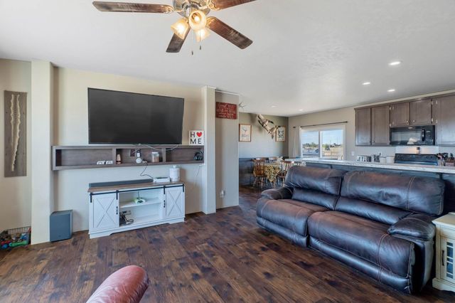 1002 S Dover Rd, Medical Lake, WA 99022