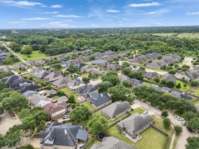 310 Fairwood Springs Lane, Richmond, TX 77406