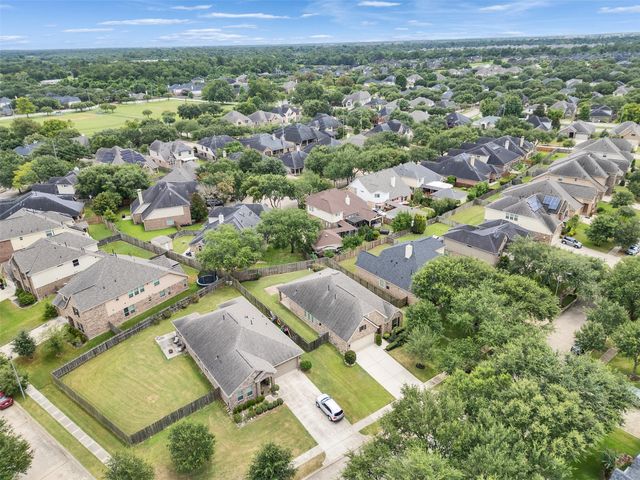 310 Fairwood Springs Lane, Richmond, TX 77406