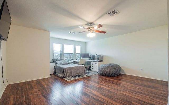 504 Dark Tree LN, Round Rock, TX 78664