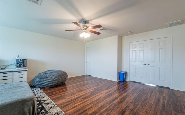 504 Dark Tree LN, Round Rock, TX 78664