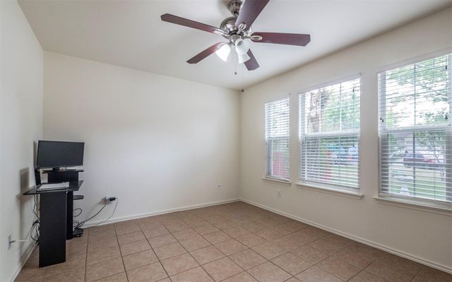 504 Dark Tree LN, Round Rock, TX 78664