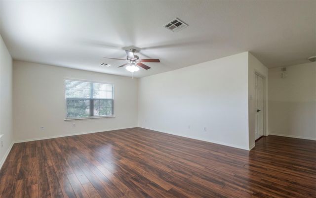 504 Dark Tree LN, Round Rock, TX 78664