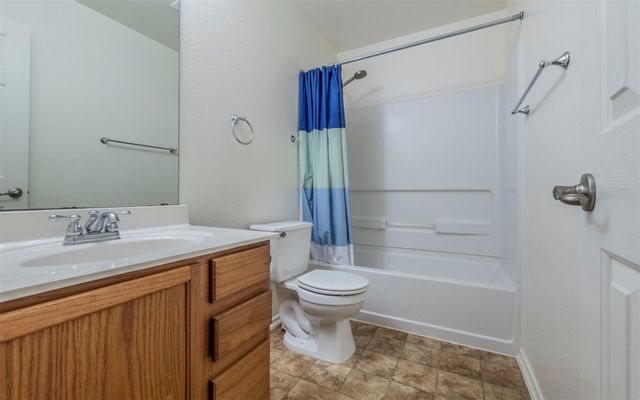 504 Dark Tree LN, Round Rock, TX 78664