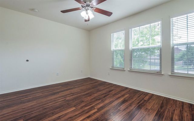 504 Dark Tree LN, Round Rock, TX 78664