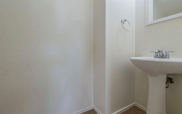 504 Dark Tree LN, Round Rock, TX 78664