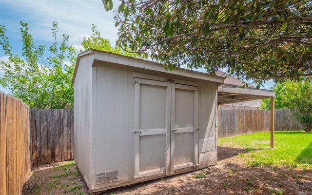 504 Dark Tree LN, Round Rock, TX 78664