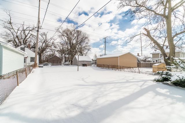 3805 Monroe Street, Fort Wayne, IN 46806