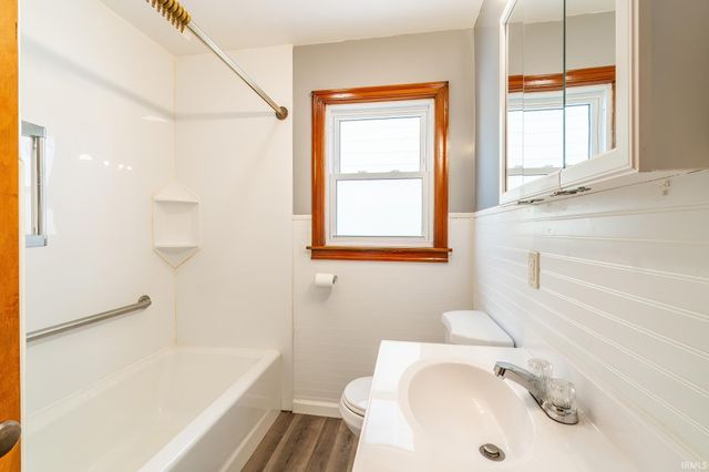 3805 Monroe Street, Fort Wayne, IN 46806