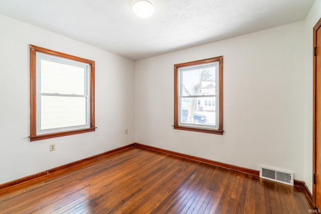 3805 Monroe Street, Fort Wayne, IN 46806