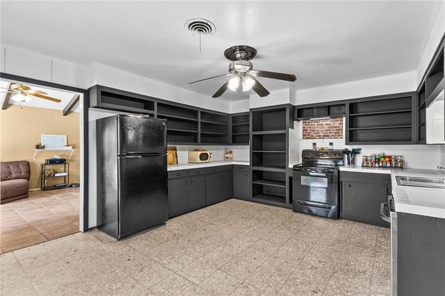 445 Pennington Dr, Corpus Christi, TX 78412