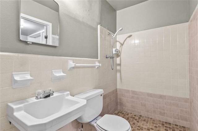 445 Pennington Dr, Corpus Christi, TX 78412