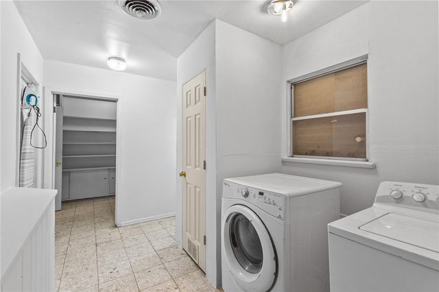 445 Pennington Dr, Corpus Christi, TX 78412