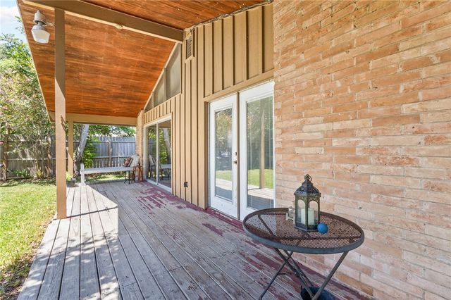 445 Pennington Dr, Corpus Christi, TX 78412