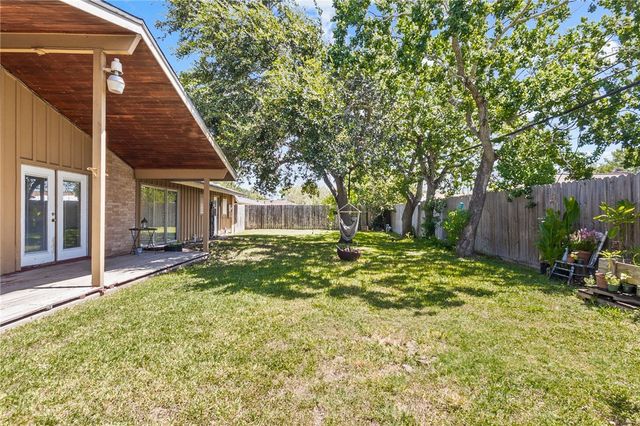 445 Pennington Dr, Corpus Christi, TX 78412