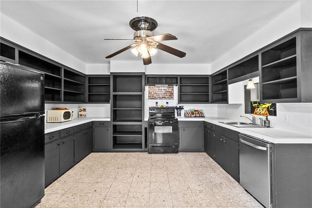 445 Pennington Dr, Corpus Christi, TX 78412