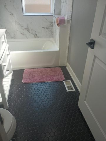 7435 S Indiana Avenue, Chicago, IL 60619