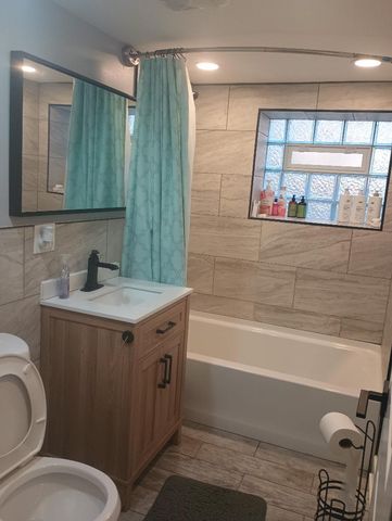 7435 S Indiana Avenue, Chicago, IL 60619