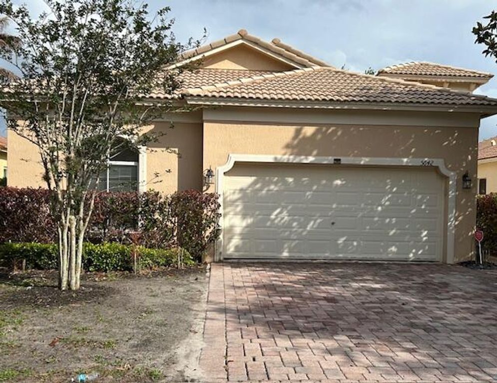 5642 Sunberry Circle, Fort Pierce, FL 34951