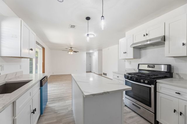 206 Rockaway Drive, Duncanville, TX 75116