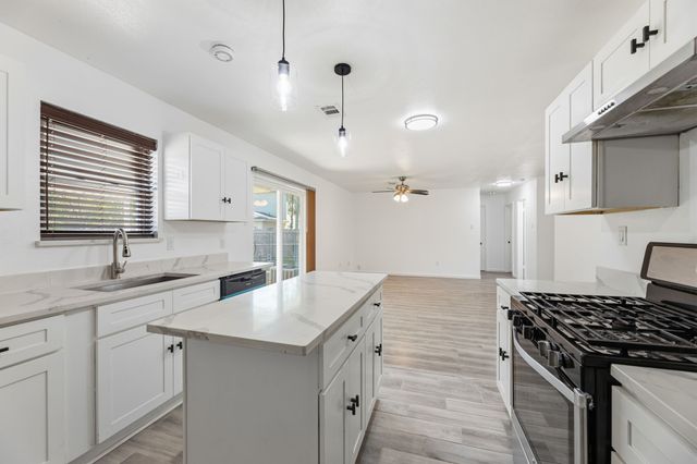 206 Rockaway Drive, Duncanville, TX 75116