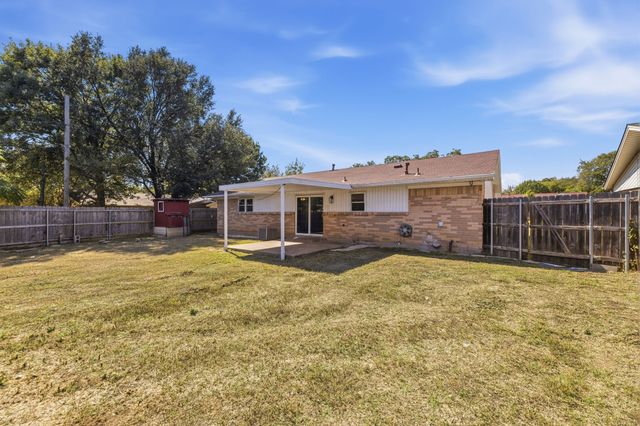 206 Rockaway Drive, Duncanville, TX 75116